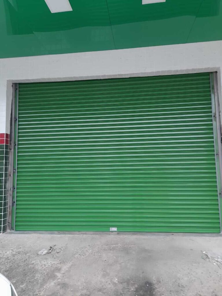porta-automatica-de-enrolar-fechada-rj-8
